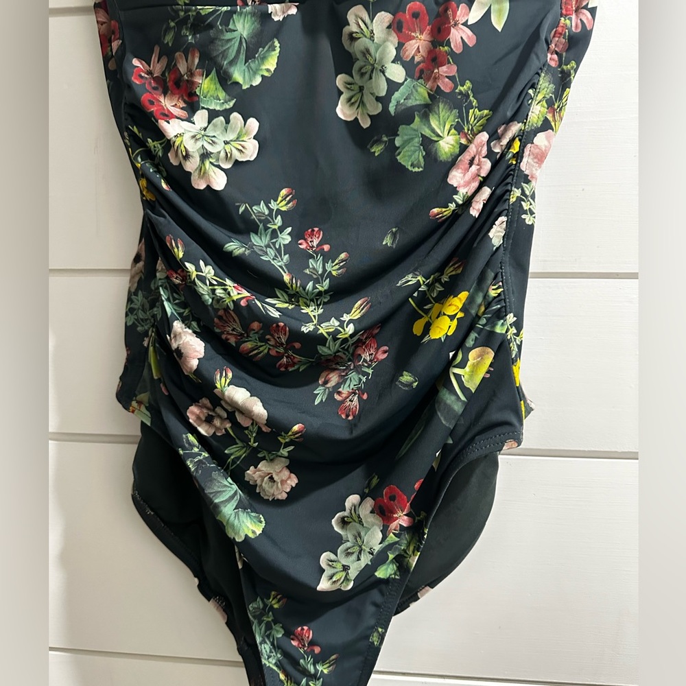 Nip Tuck One Piece Swimsuit Size 8 Multicup Green… - image 6